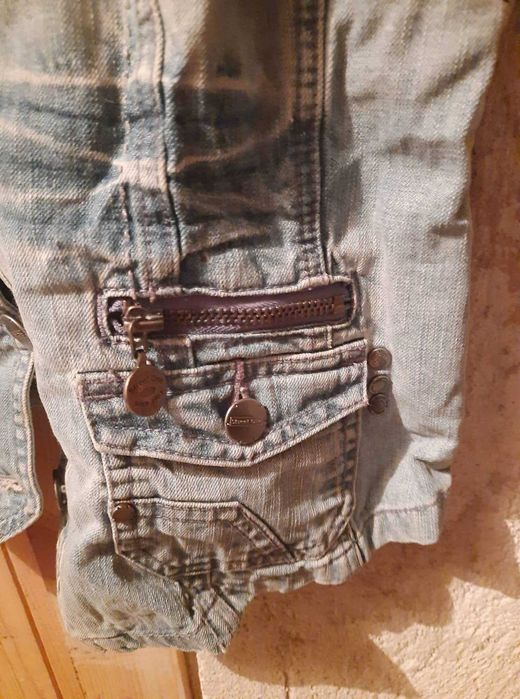 Маркови и качествени дамски дънкови елеци и яке