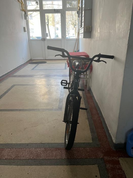 Vând bicicleta BMX