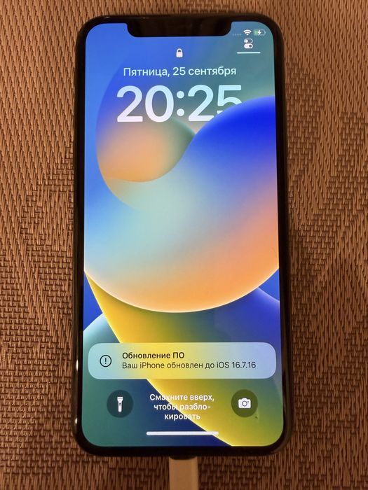 Продам iPhone X в отличном состоянии