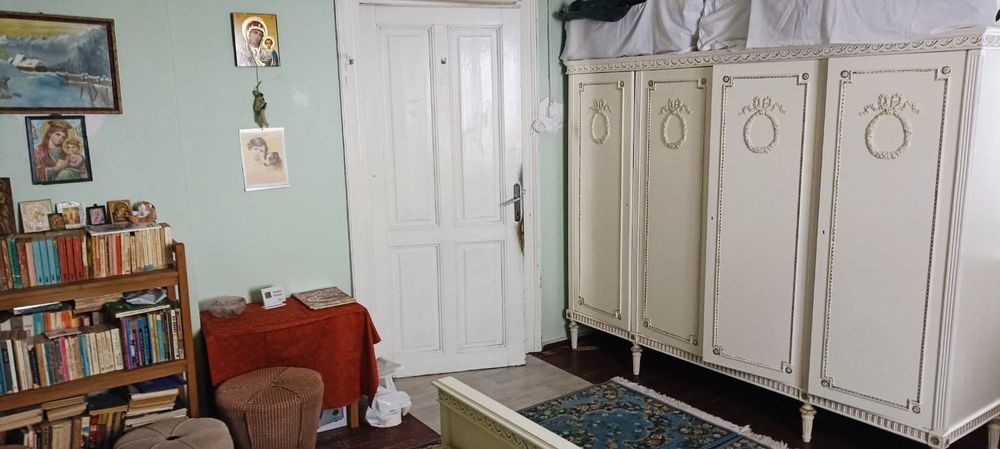 Apartament 4 camere de vânzare -Central– Vilă interbelică (1921), Sinaia – Str. Mihail Kogălniceanu