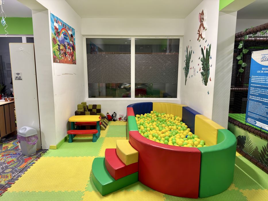 Echipament pentru loc de joacă pentru copii