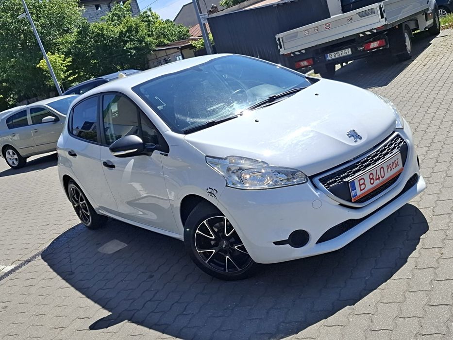 Parc Auto/Peugeot 208/1.0VTI/2014