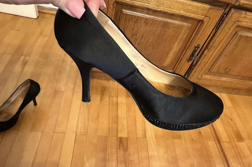 Pantofi stiletto negri din satin, mărimea 35, toc 9 cm