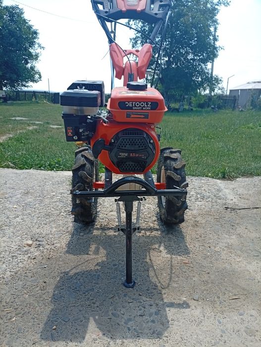 Vând motocultor 8,5 cp  nou pe benzina