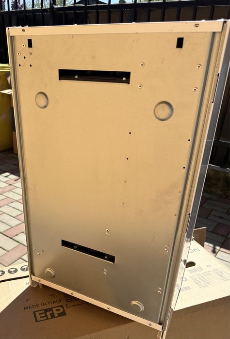 Vând centrală electrică Ferroli, putere 6 kW, alimentare pe curent electric.