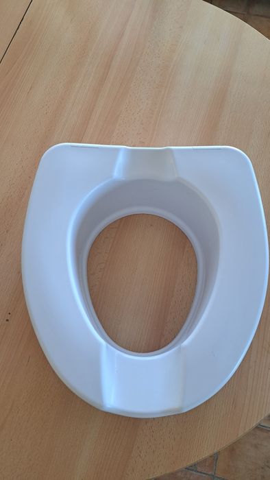 Продавам приставка за тоалетна 15 см