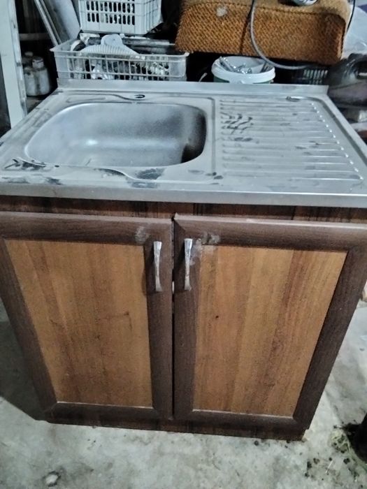 Умывальник смисетелем продам срочна