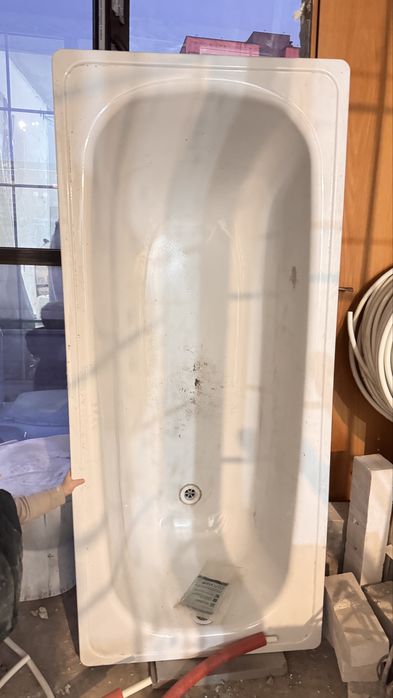 Ванна акриловая