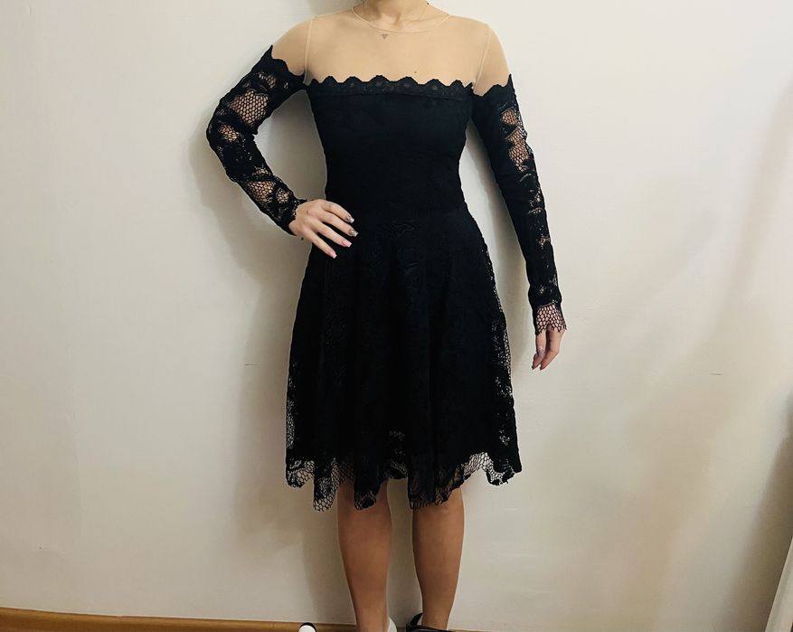 Rochie cu dantela si plasa