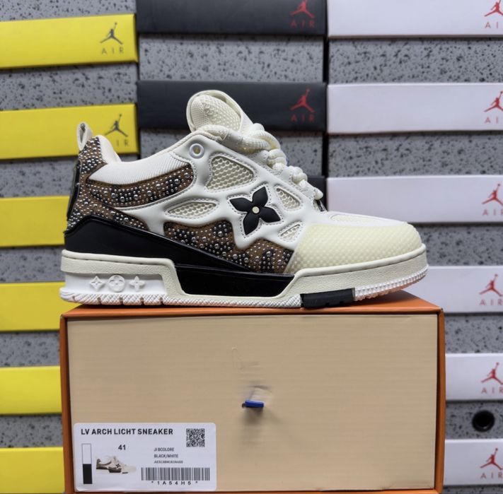 Adidasi Louis Vuitton bej cu cristale noi, full box, marimea 42