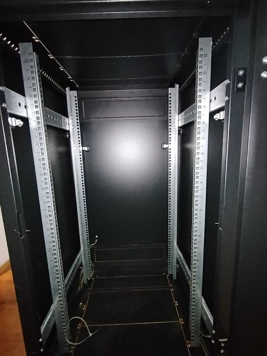 Rack server 19" BKT Elektronik 22U, cabinet complet cu chei, nefolosit