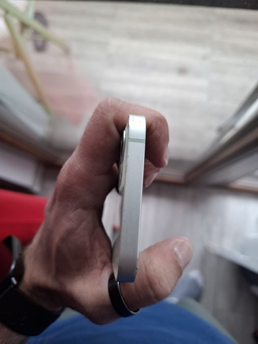 Iphone 12 64 gb baterie 76%