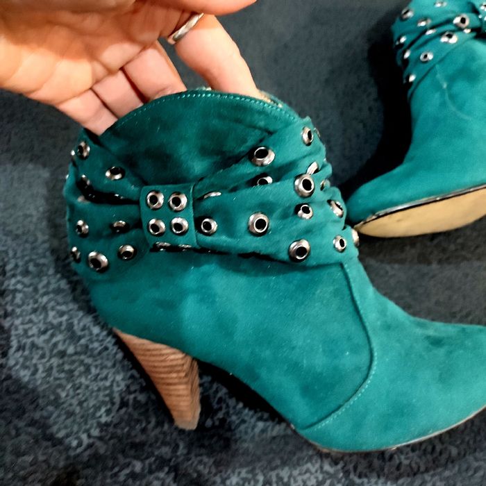 Сапожки  замшевые