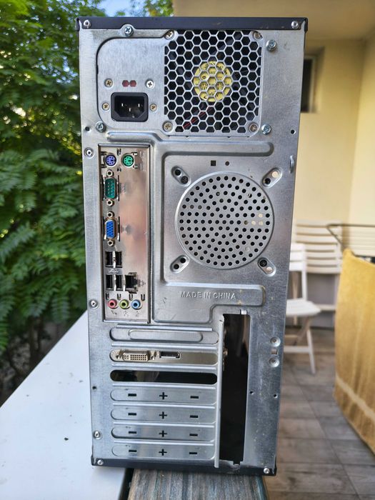 PC retro AMD Athlon II X4 640, ATI HD 5450, SSD 128GB, 4GB DDR2, Windows 10, DVD-RW, floppy