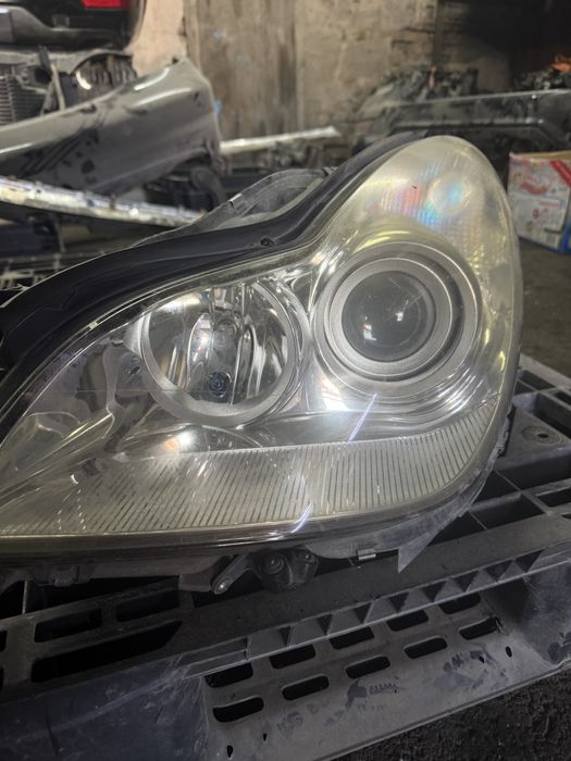 Фары Мерседес C219 CLS