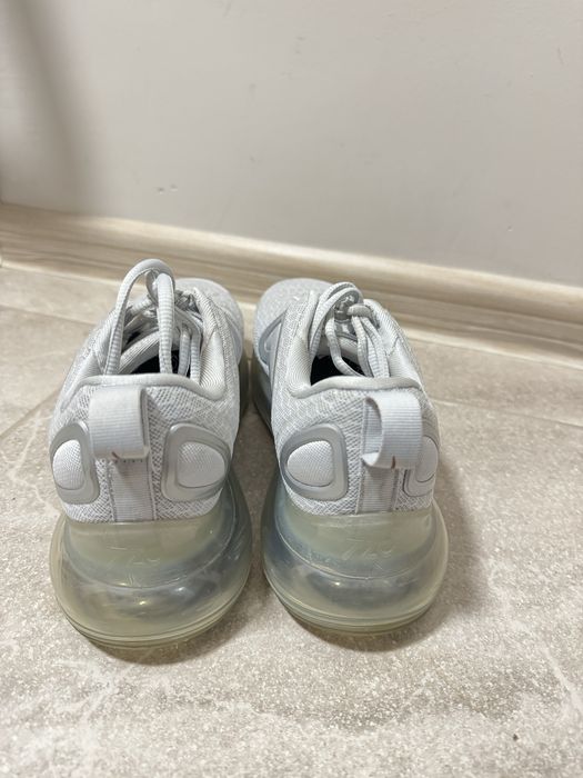 Дамски маратонки Nike 720