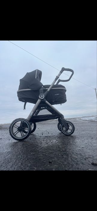 Продается универсальная детская коляска Ining Baby.