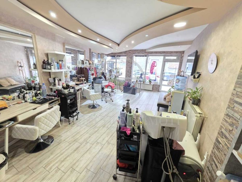 Продава се Магазин в Пловдив, Кършияка - 109 кв.м за 1253 €/кв.м - Снимка #1