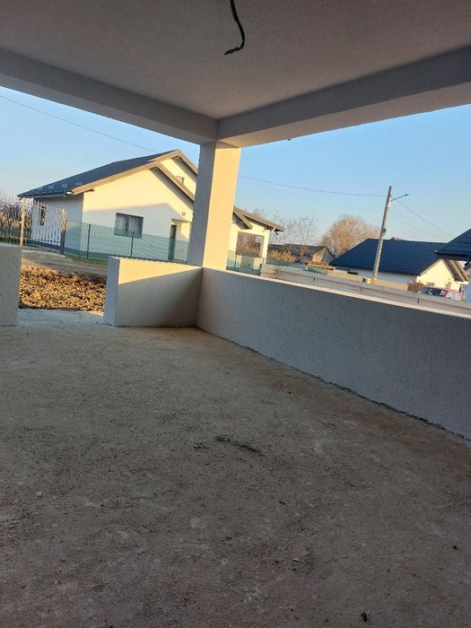 Casa de vanzare la cheie cu acte la zi, mutare  imediata