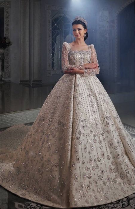 Келин куйлаклар сотилади