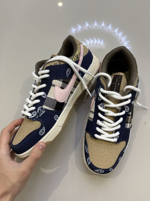 Nike dunk low Travis Scott
