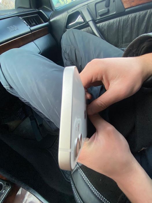 Продам Айфон 12 128гб