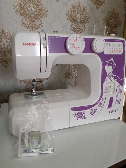 продаётся швейная машина Janome LW-17