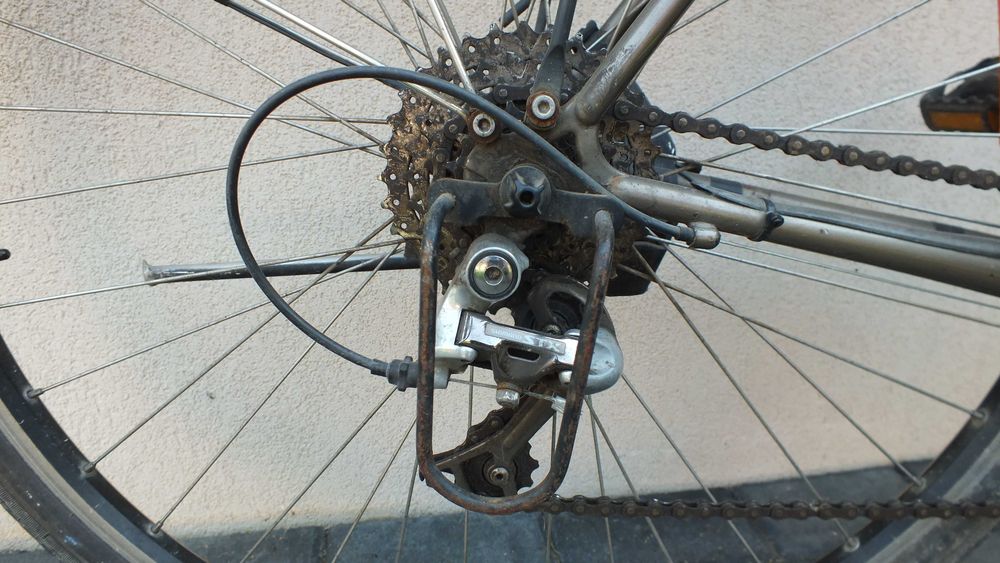 Bicicleta barbati ENIK, roti 28x1,50, schimbatoare SHIMANO, 21 viteze.