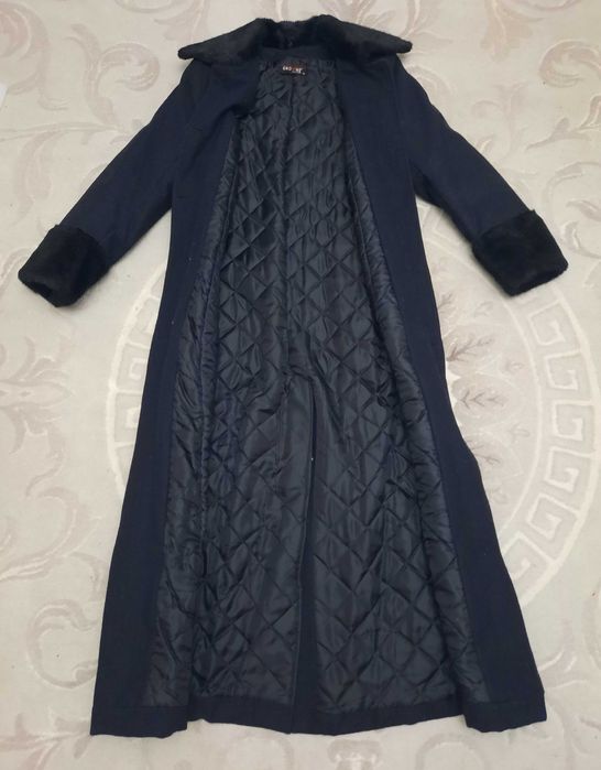 Palton dama bej / Palton dama negru 120 lei fiecare