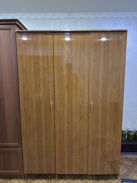 Шкаф             .