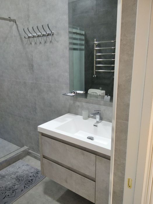 Жангох новострой квартира! Сдается 3х-ком квартира