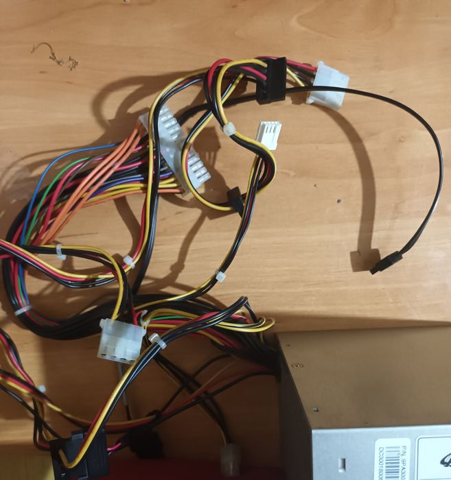 Sursa pc ai placa video gtx 1050