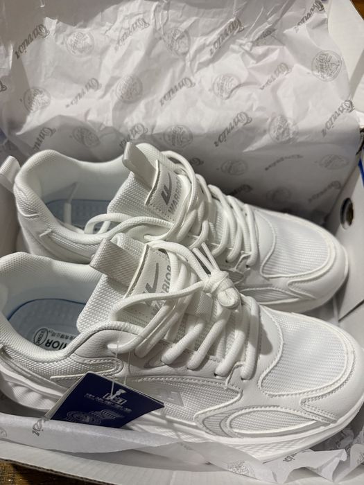 Летние кроссовки