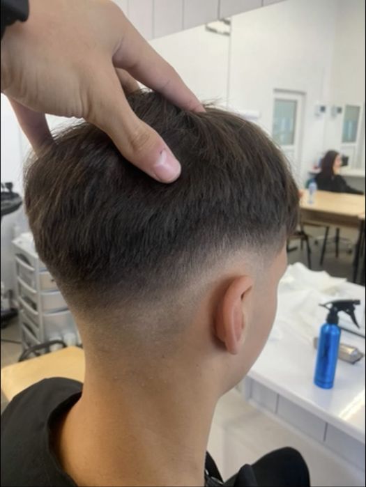 Ofer servicii de tuns la super pret