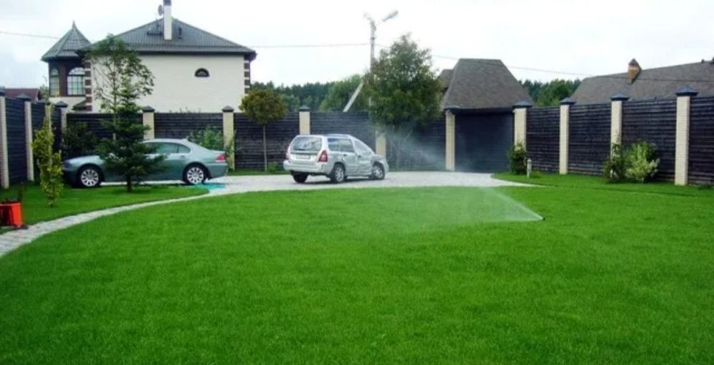 Gazon. Archa. Fantan. Landshaft. Dizayn.