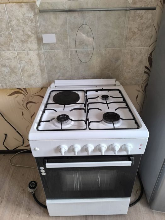 Продам газплиту с духовкой