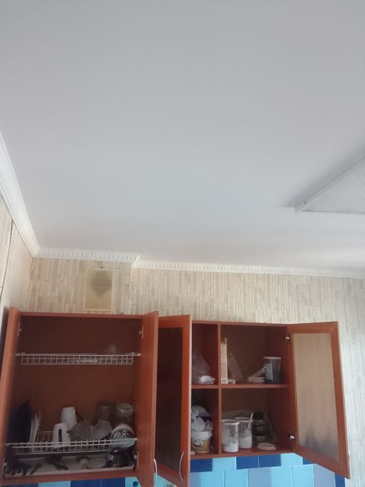 Продам стол и кухонный