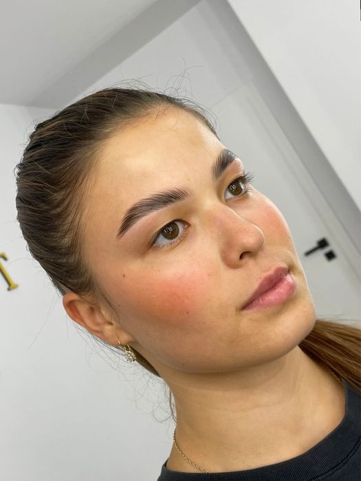 Laminare și Stilizare sprâncene - Cluj