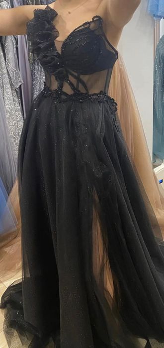 Продавам абитуриентска рокля 
‼️носена е