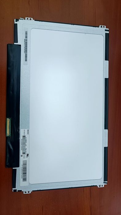 Дисплей n116bge-l32