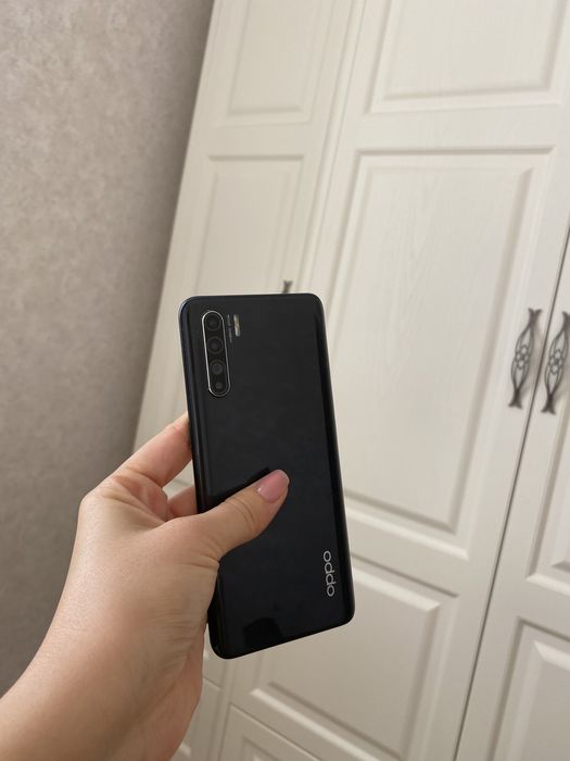 Телефон oppo reno 3