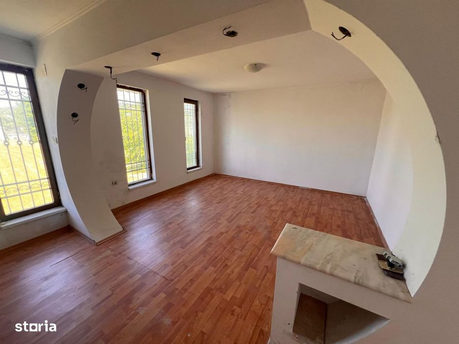 Casă S+P+1 cu terase mari și teren2700 mp – Orlești