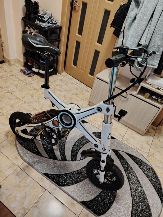 Vând bicicleta electrica