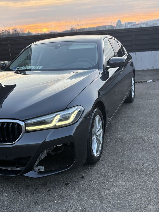 Vand BMW G30,facelift lci, 520,mild hybrid,M pachet usor avariata