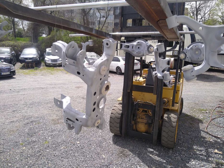 Заден мост комплект с диференциал Toyota Sequoia 2015