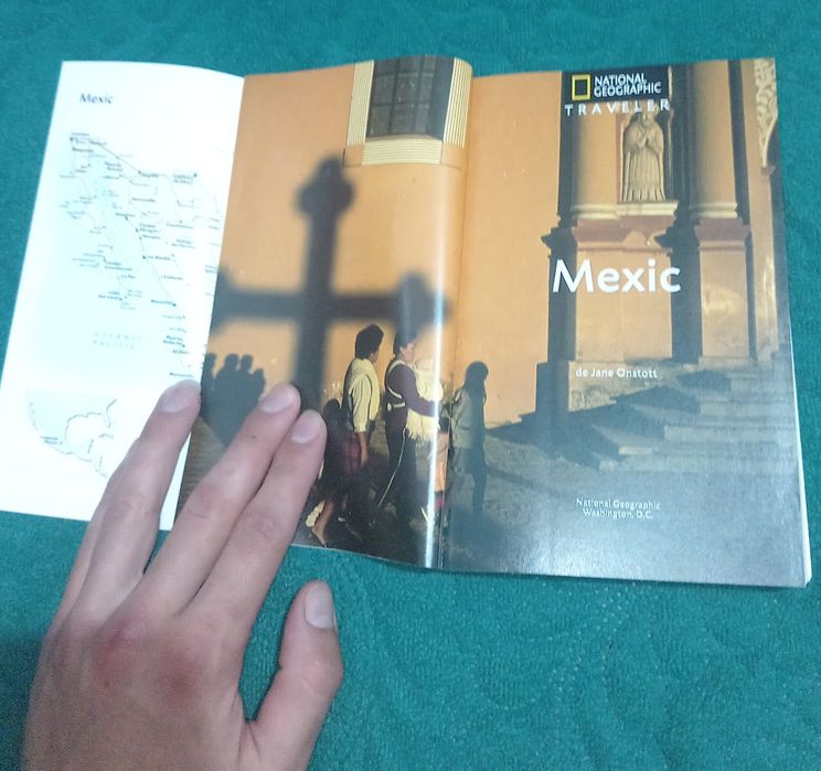 Vând ghidul Mexicului din colecția national geografic
