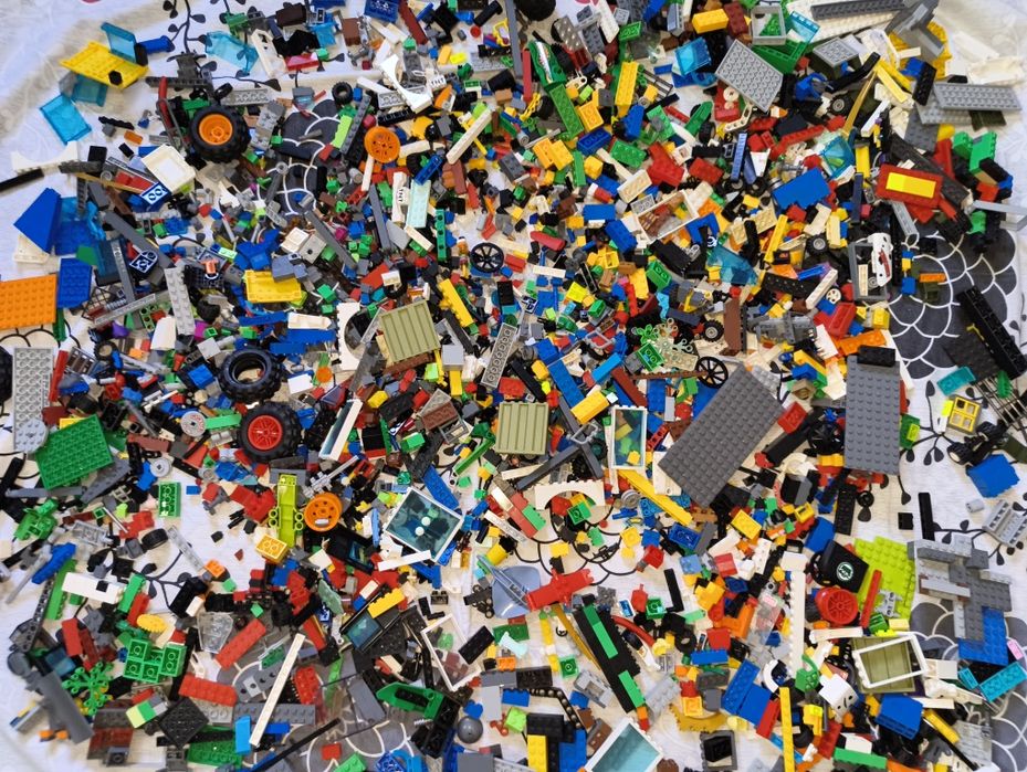 Lego 6kg mini figurine si mai multe