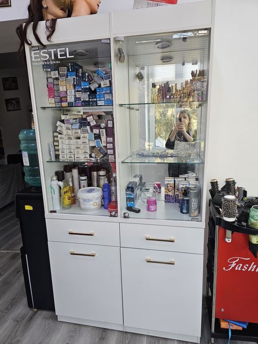Шкаф для салона красоты