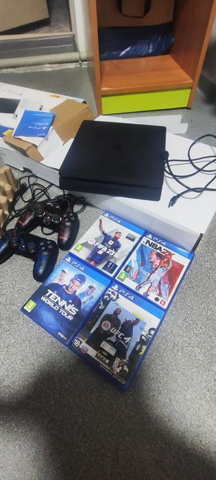 Sony Playstation slim 4 + 4 диска