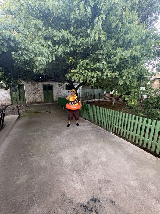 Aranchi Voyenniy Gorodok’da hovli uy sotiladi!